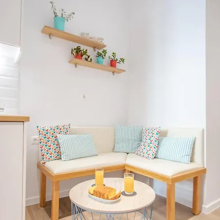 Little Gem By The Sea